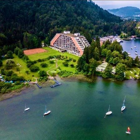 Apartment Am Ossiachersee Mit Eigenem Seezugang Landskron Luaran gambar