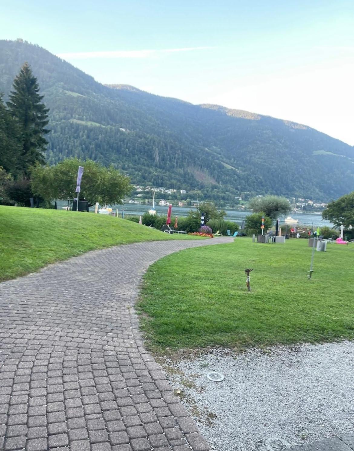 Apartment Am Ossiachersee Mit Eigenem Seezugang Landskron Luaran gambar